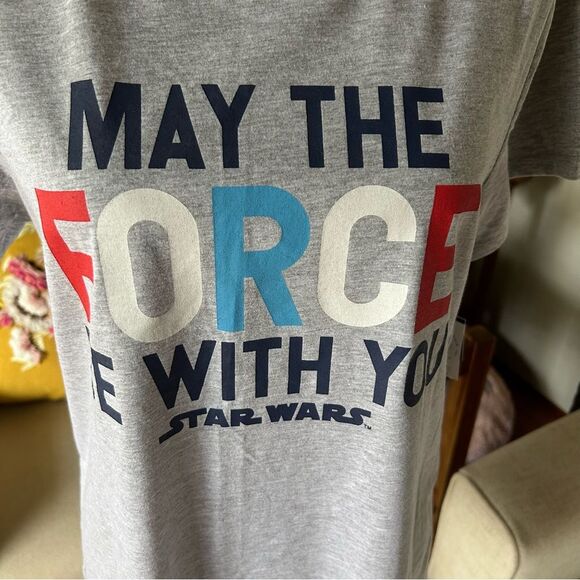 Star Wars “May The Force Be With You” Women’s Tee Gray Medium NWT - Picture 3 of 7